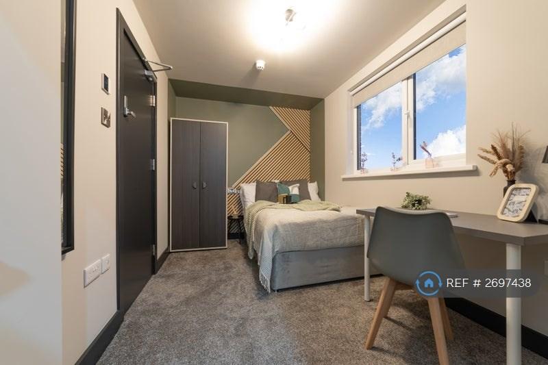 Room 4 - Elongated Ensuite With Plenty Of Room