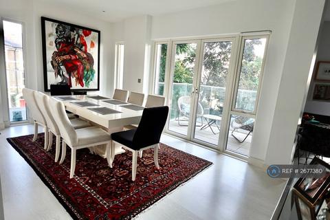 3 bedroom flat to rent, Middleton Way, London, SE13