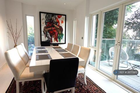 3 bedroom flat to rent, Middleton Way, London, SE13