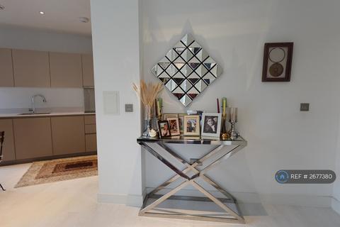 3 bedroom flat to rent, Middleton Way, London, SE13