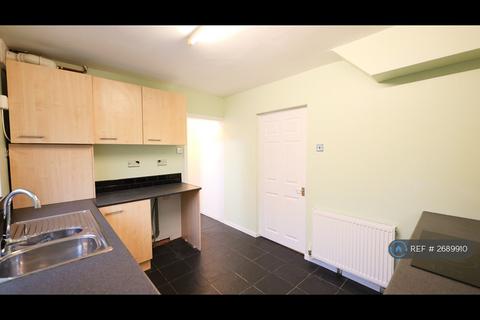 3 bedroom semi-detached house to rent, Swinford Road, Birmingham, B29