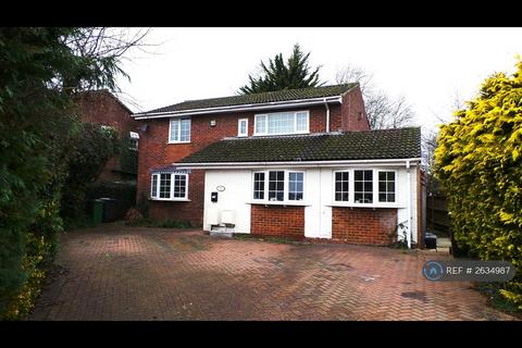 4 bedroom detached house to rent, Hawkesbury Drive, Calcot, Reading, RG31