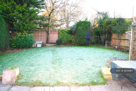4 bedroom detached house to rent, Hawkesbury Drive, Calcot, Reading, RG31