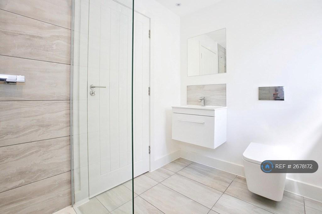 Master Bedroom En-Suite