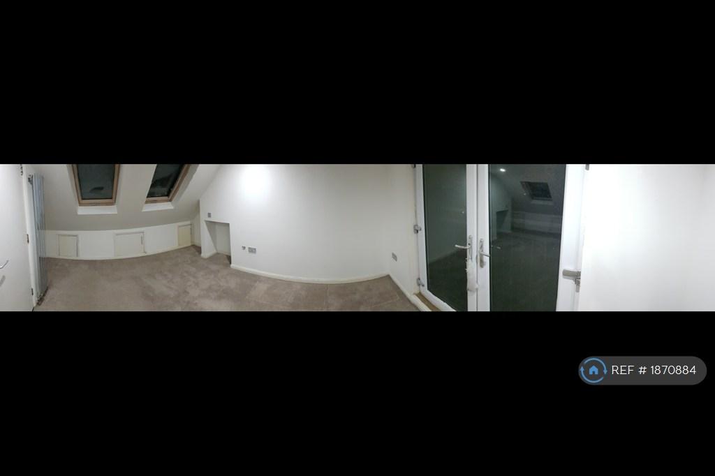 Bed Room 4 With Ensuite Toilet And Sink