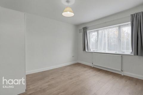 3 bedroom semi-detached house to rent, Cleveley Crescent, LONDON