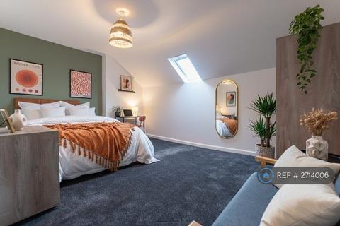 1 bedroom in a house share to rent, Church Street West, Radcliffe, Manchester, M26