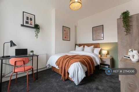 1 bedroom in a house share to rent, Church Street West, Radcliffe, Manchester, M26
