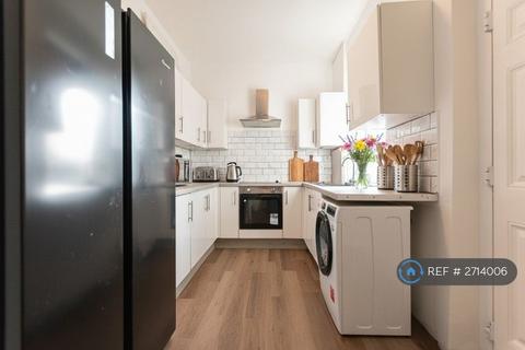 1 bedroom in a house share to rent, Church Street West, Radcliffe, Manchester, M26
