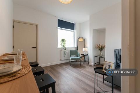 1 bedroom in a house share to rent, Church Street West, Radcliffe, Manchester, M26