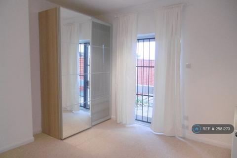 1 bedroom flat to rent, Fleet Road, London, NW3