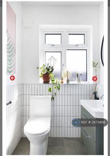 2 bedroom flat to rent, Beresford Road, London, E17