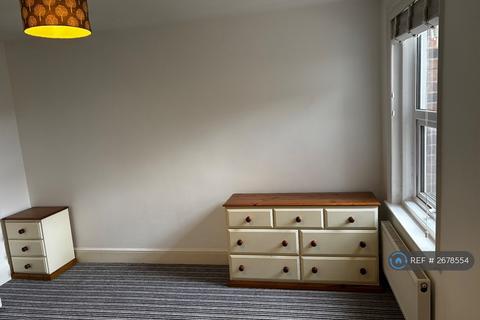 2 bedroom flat to rent, Orcheston Road, Bournemouth, BH8