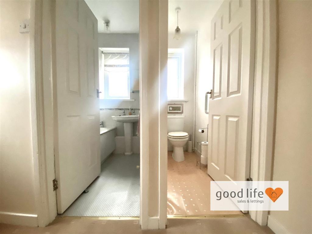 20251127 125533908 i OS25 Oxfordclose.jpg