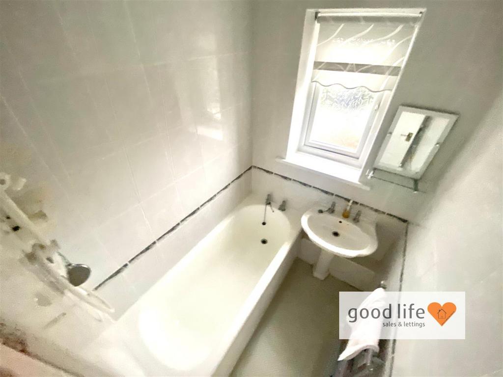 20251127 125556667 i OS25 Oxfordclose.jpg