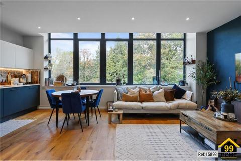 4 Littleworth Road, Esher, Surrey, KT10