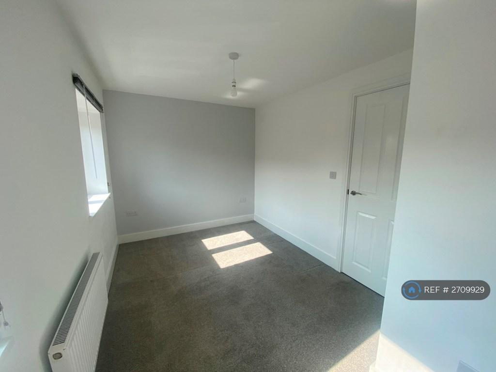 Second Bedroom w/ Cupboard