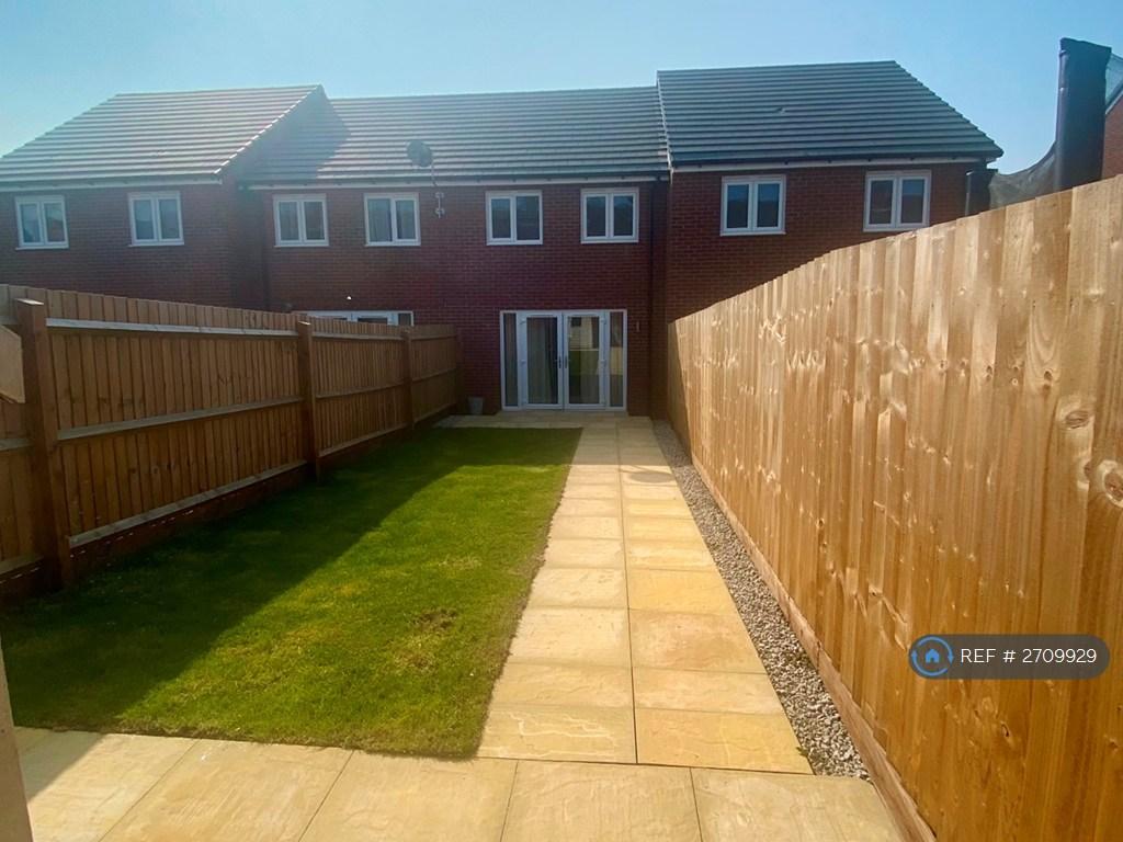 Garden w/ Rear Access & Shed