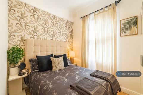 1 bedroom flat to rent, Alderney Street, London, SW1V
