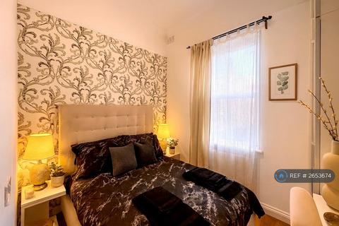 1 bedroom flat to rent, Alderney Street, London, SW1V
