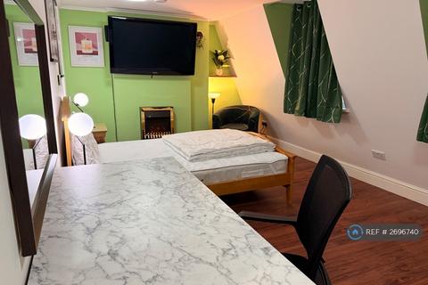 1 bedroom in a flat share to rent, Dean Street, London, W1D