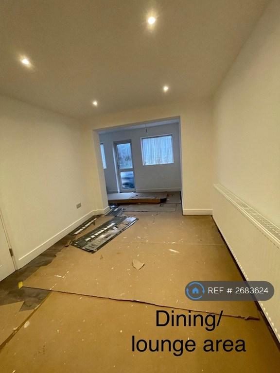 Dining/Lounge Area