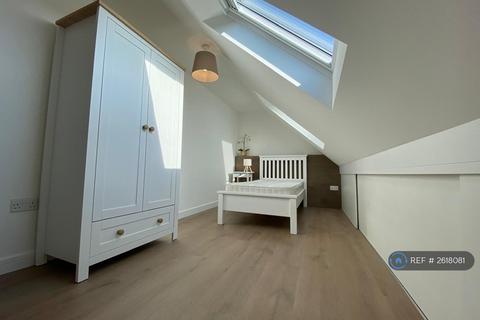 undefined, Lime Grove, Guildford, GU1