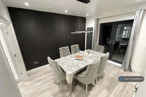 3 bedroom semi-detached house to rent, Sydney Road, Watford, WD18