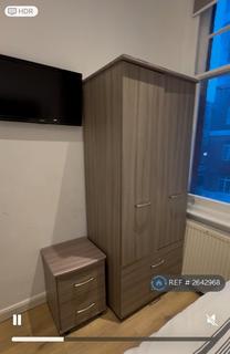 1 bedroom in a house share to rent, Charleville Road, London, W14