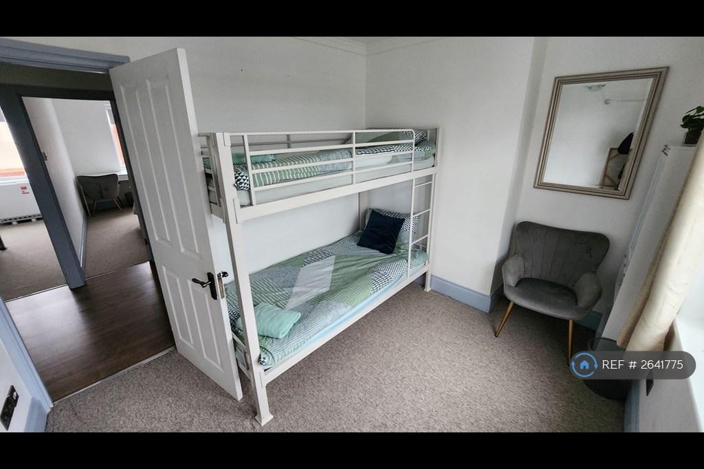 Small Dbl With Bunk Bed