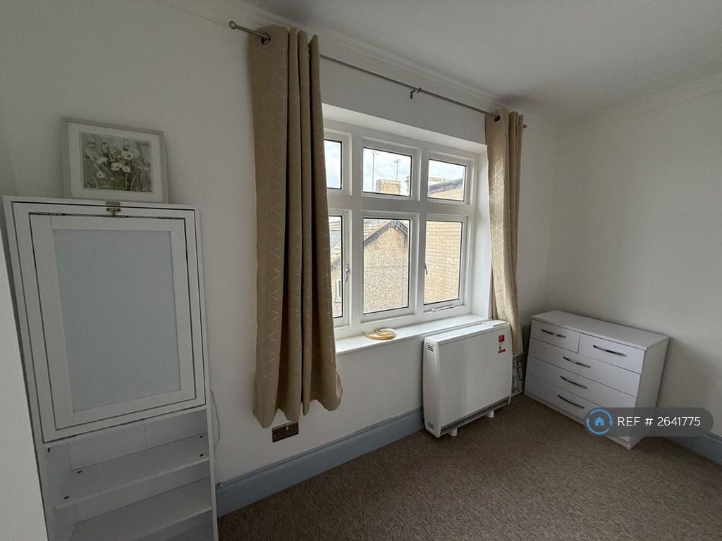 Small Dbl With Bunk Bed