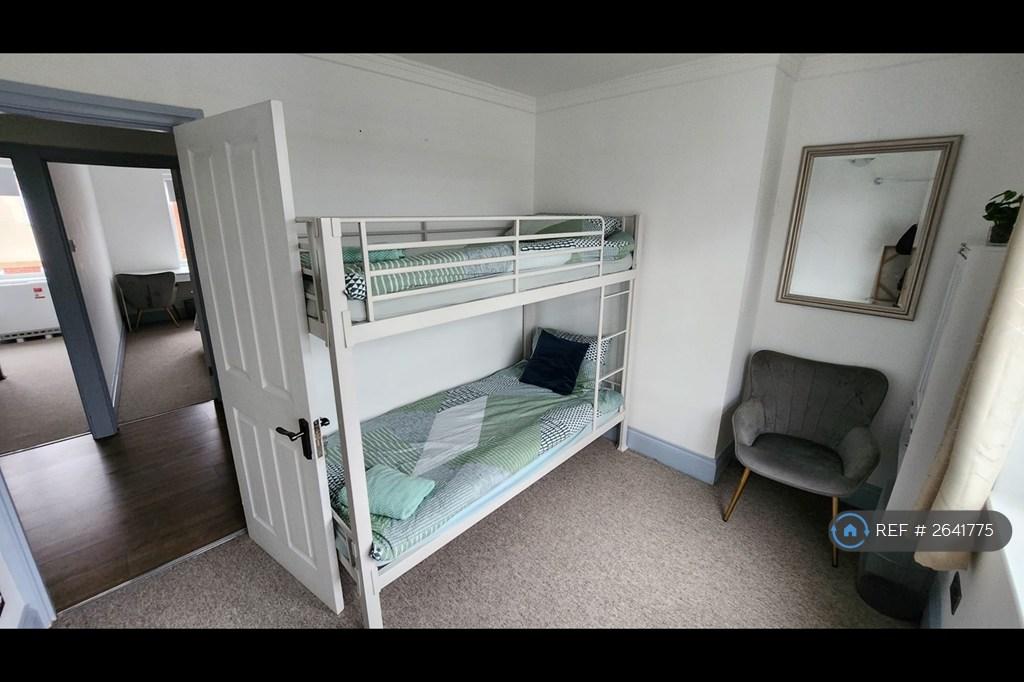 Small Dbl With Bunk Bed