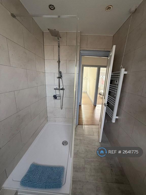 Shower Room 2nd Floor