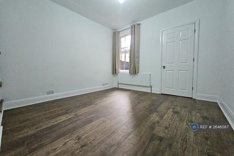 3 bedroom terraced house to rent, Reginald Street, Luton, LU2