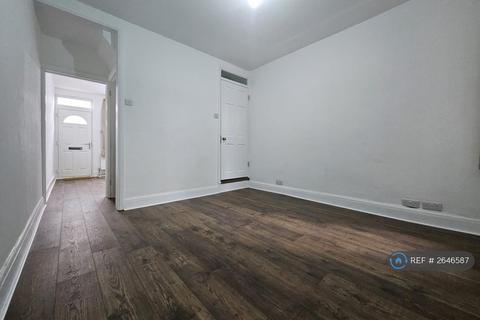 3 bedroom terraced house to rent, Reginald Street, Luton, LU2