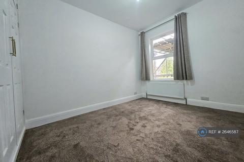 3 bedroom terraced house to rent, Reginald Street, Luton, LU2