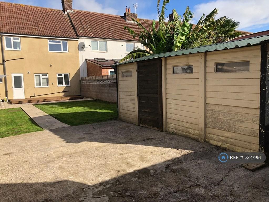 Driveway/Garage