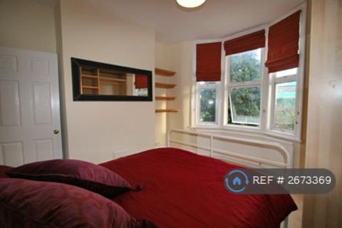 2 bedroom flat to rent, John Ruskin St, London, SE5