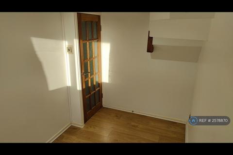 3 bedroom semi-detached house to rent, Newton, Swansea, SA3