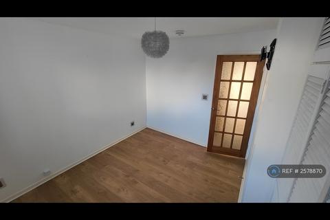 3 bedroom semi-detached house to rent, Newton, Swansea, SA3
