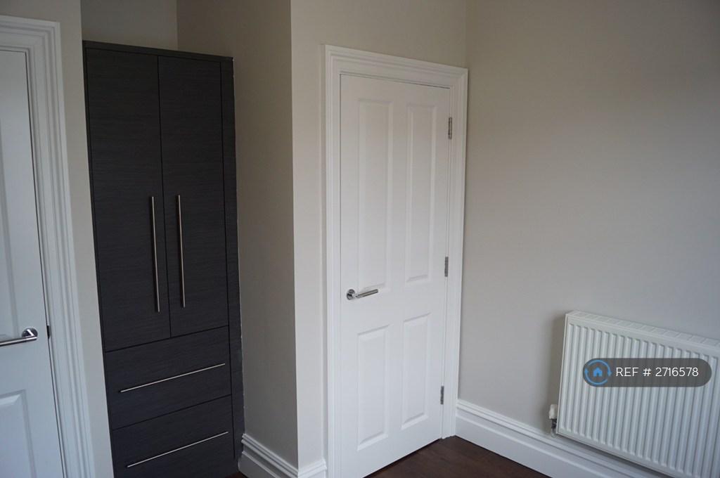 Bed Room Photo 2