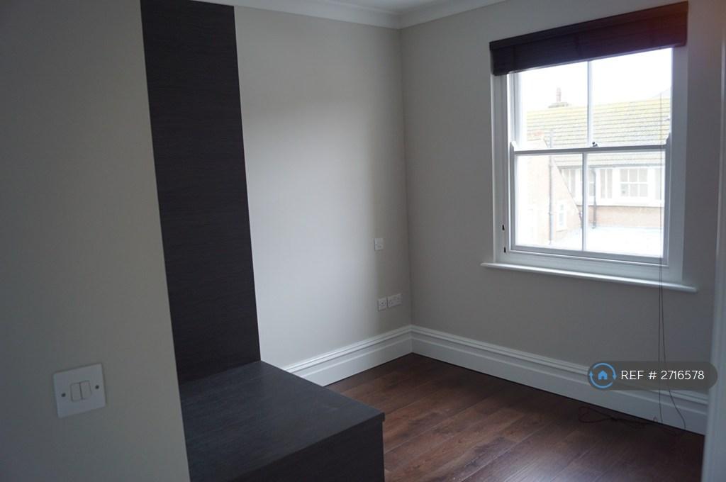 1st Bed Room Photo 1