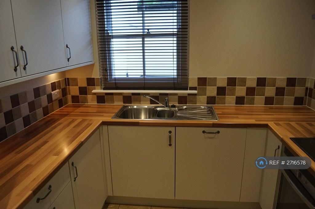 Kitchen Photo 3