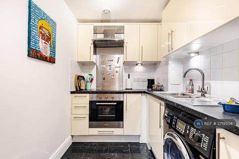 2 bedroom flat to rent, Hare Marsh, London, E2
