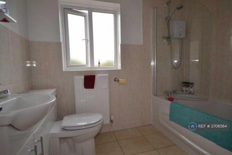 3 bedroom detached house to rent, Raglan Close, Nuneaton, CV11