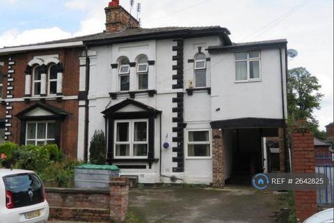 1 bedroom in a house share to rent, Belgrave Crescent, Manchester, M30