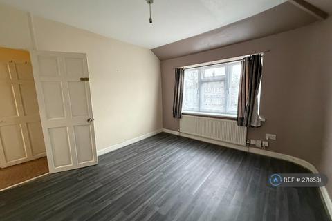2 bedroom flat to rent, Shakespeare Avenue, Hayes, UB4