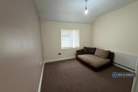 2 bedroom flat to rent, Shakespeare Avenue, Hayes, UB4