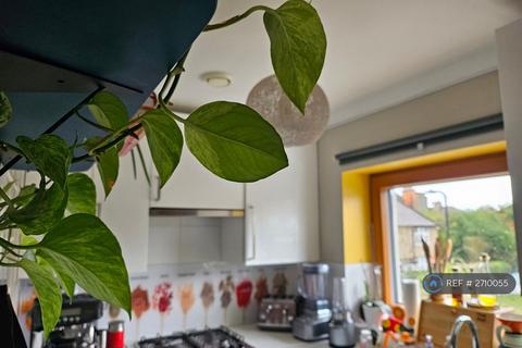 2 bedroom flat to rent, Chestnut Grove, London, W5