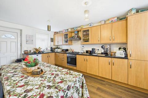 3 bedroom terraced house for sale, Sheldon Close, Bransholme, Hull, HU7 4RT